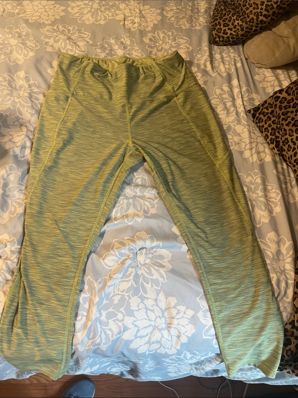 Xersion Light Green Space-Dye Performance Leggings